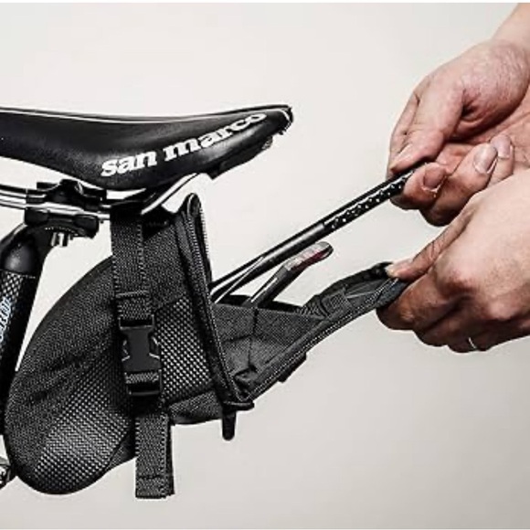 Bike tools in bag - Picture 5 of 5